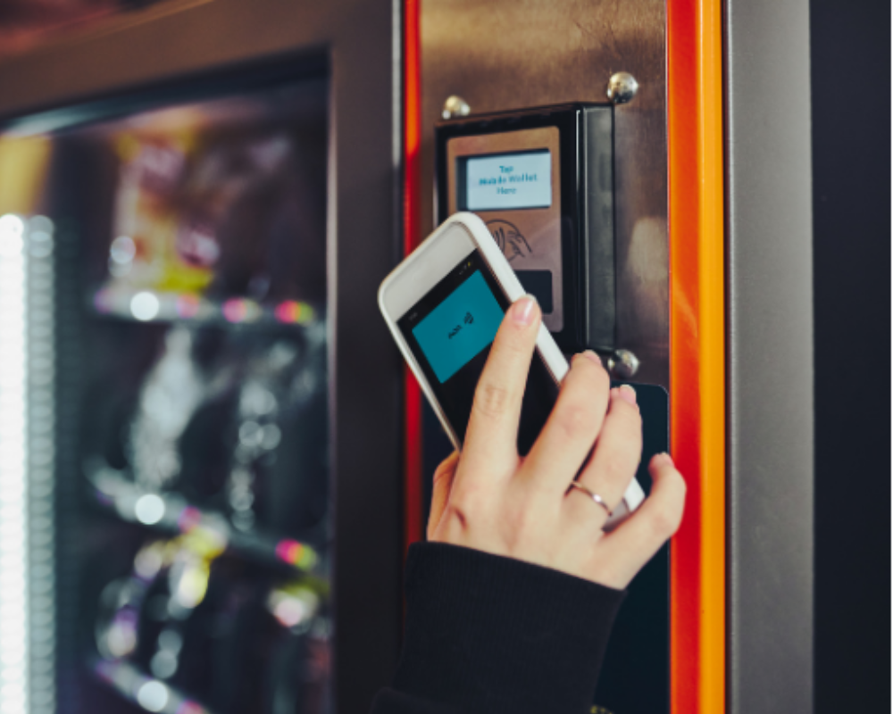 Vending machine technology utilizing mobile